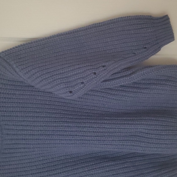 Oversized Round neck Knitted Sweater - Picture 8 of 10